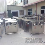 鶴崗市公安局為幫扶村贈(zèng)送150個(gè)環(huán)保分類垃圾桶